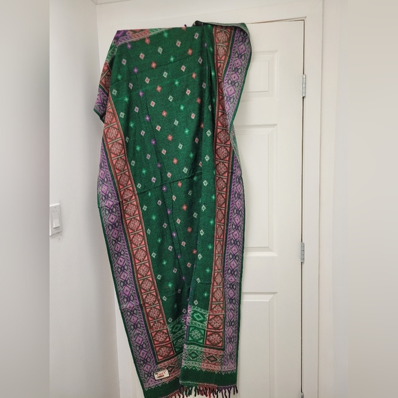 Winter Shawl - Picture 4 of 4